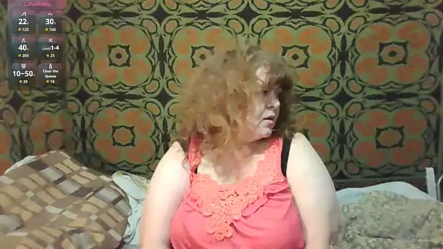 Snapshot of RoseRed69 chatting on October 14, 1:28 am RoseRed69 online show from October 14, 1:28 am