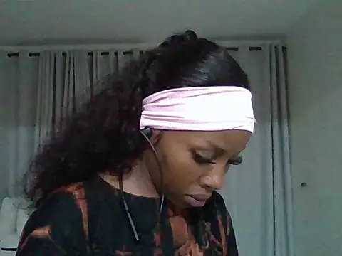 Queen loveer online show from May 26, 8:38 pm