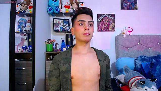 OwenBluee online show from February 24, 7:17 am