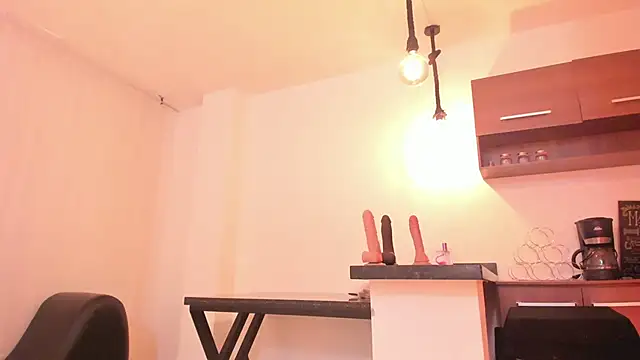 AnastasiaTaylor  online show from April 15, 8:42 pm