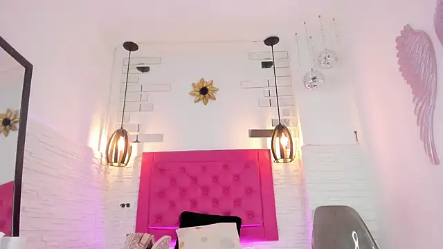 Snapshot of mia_six66 chatting on March 16, 11:05 am mia six66 online show from March 16, 11:05 am