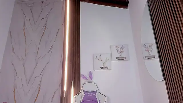 Snapshot of mia_six66 chatting on October 2, 11:39 am mia six66 online show from October 2, 11:39 am