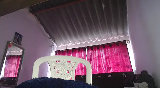 Zafiro subversiva online show from February 17, 1:32 pm