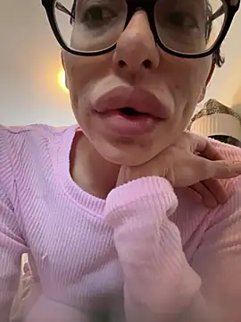 myloveforyouu online show from February 23, 2:25 pm