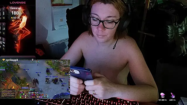 lili-hot-77 online show from December 29, 8:04 pm