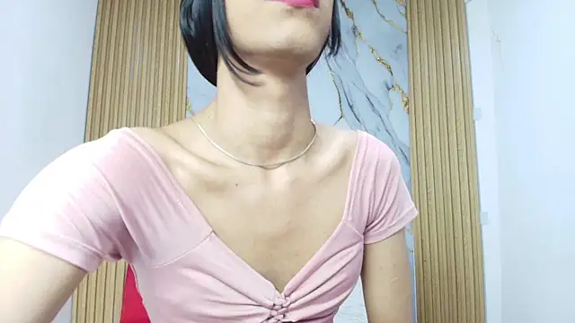 Snapshot of Luluu_08 chatting on February 1, 12:37 pm Luluu 08 online show from February 1, 12:37 pm