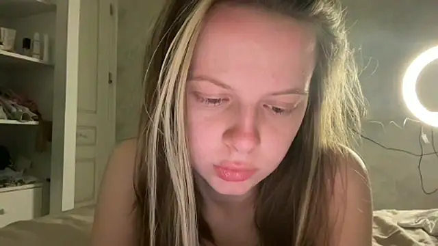 wrenlie online show from May 16, 12:18 am
