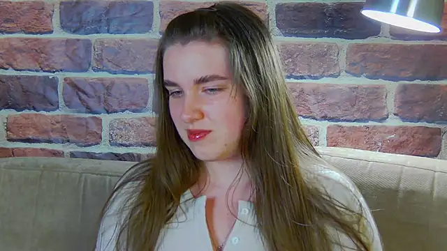 Sofia Hugs online show from April 19, 5:45 pm