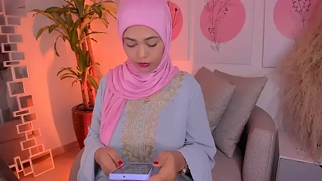 azzahara069 online show from March 3, 11:43 pm