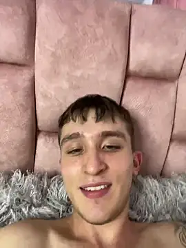 Snapshot of Dylanwhite23_ chatting on January 16, 11:06 pm Dylanwhite23 online show from January 16, 11:06 pm