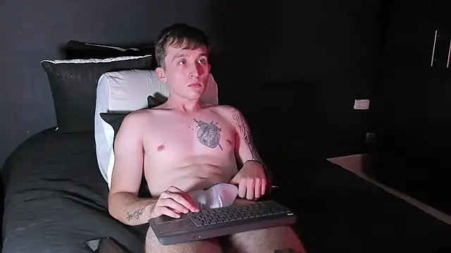 Snapshot of Dylanwhite23_ chatting on September 11, 9:59 pm Dylanwhite23 online show from September 11, 9:59 pm