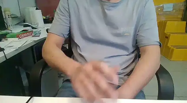 Snapshot of Raimundo1971 chatting on December 9, 6:35 pm Raimundo1971 online show from December 9, 6:35 pm