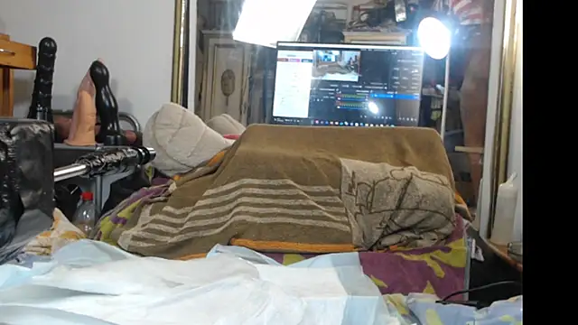 Snapshot of Jennytop chatting on September 19, 8:31 pm Jennytop online show from September 19, 8:31 pm