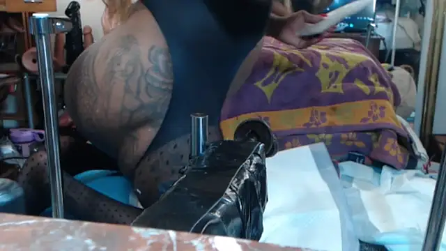 Snapshot of Jennytop chatting on October 3, 10:07 pm Jennytop online show from October 3, 10:07 pm