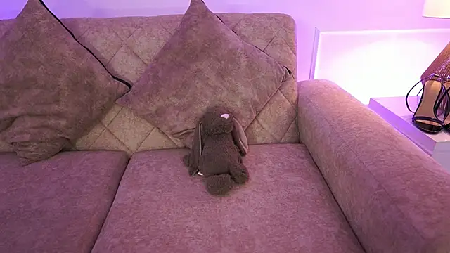 Anybuny online show from April 2, 11:41 am