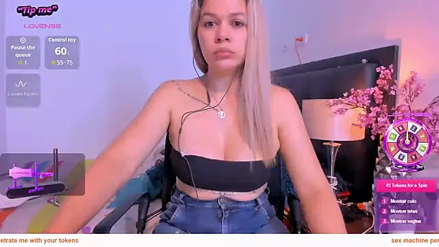 Snapshot of daniela_beauty chatting on June 18, 7:07 pm daniela beauty online show from June 18, 7:07 pm