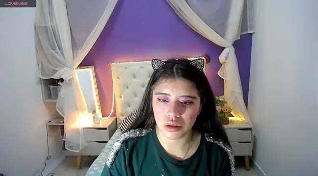Snapshot of Ingrid_Casas chatting on December 29, 10:36 pm Ingrid Casas online show from December 29, 10:36 pm