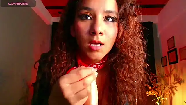 PoisonIvy15  online show from February 1, 2:37 am