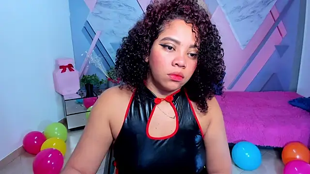 Snapshot of AngelaCoffee chatting on February 8, 12:28 am AngelaCoffee online show from February 8, 12:28 am