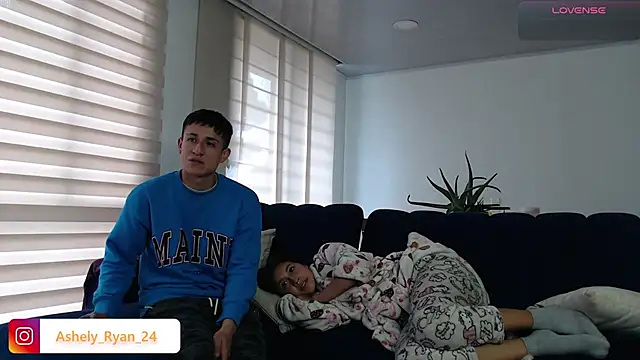 ashely ryan24 online show from March 4, 9:32 pm