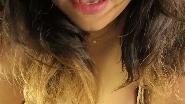 Snapshot of Asian_FemQeen chatting on December 17, 7:58 am Asian FemQeen online show from December 17, 7:58 am