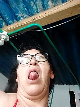 clarita 01 online show from December 5, 3:09 pm