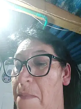 Snapshot of clarita_01 chatting on April 21, 10:34 pm clarita 01 online show from April 21, 10:34 pm