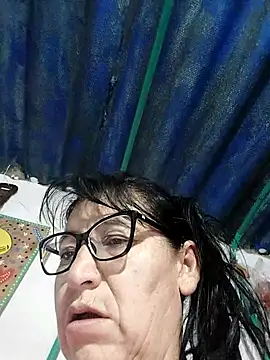 Snapshot of clarita_01 chatting on April 24, 11:01 am clarita 01 online show from April 24, 11:01 am