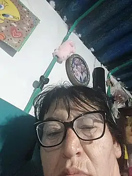 Snapshot of clarita_01 chatting on April 29, 10:08 am clarita 01 online show from April 29, 10:08 am