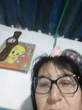 Snapshot of clarita_01 chatting on May 2, 10:09 am clarita 01 online show from May 2, 10:09 am