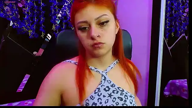 Snapshot of Emmily_Walker chatting on October 3, 3:03 am Emmily Walker online show from October 3, 3:03 am