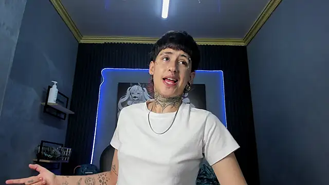 Ethan lennox online show from November 18, 3:27 pm