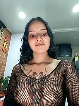 Snapshot of _vaness chatting on December 14, 6:13 am vaness online show from December 14, 6:13 am
