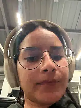 Snapshot of _vaness chatting on November 25, 6:24 am vaness online show from November 25, 6:24 am