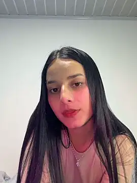 Snapshot of _vaness chatting on February 10, 5:11 am vaness online show from February 10, 5:11 am