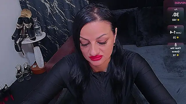 VixenSelena online show from March 23, 5:11 am