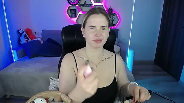 SabrinViolet online show from September 14, 8:02 am