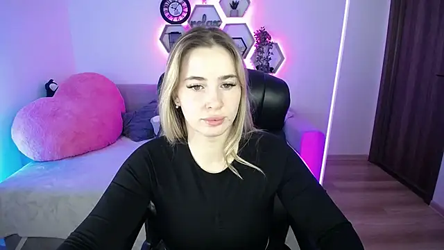 SabrinViolet online show from February 9, 9:13 am