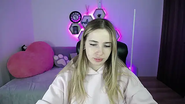 SabrinViolet online show from February 16, 9:05 am