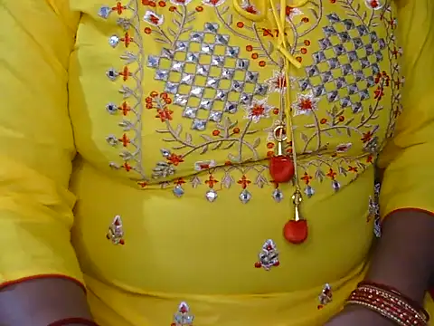 Snapshot of Cute_Ruhi99 chatting on February 9, 8:33 am Cute Ruhi99 online show from February 9, 8:33 am