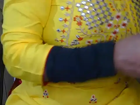 Snapshot of Cute_Ruhi99 chatting on February 9, 12:41 pm Cute Ruhi99 online show from February 9, 12:41 pm