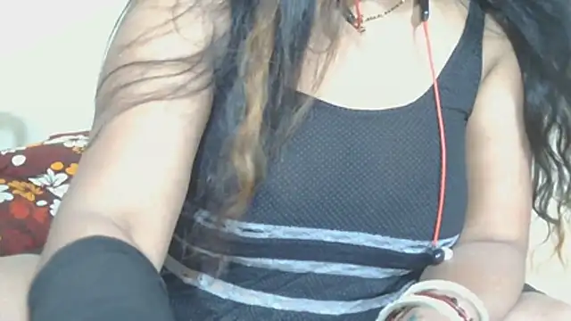 Snapshot of Cute_Ruhi99 chatting on March 18, 6:27 am Cute Ruhi99 online show from March 18, 6:27 am