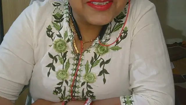 Snapshot of Cute_Ruhi99 chatting on April 20, 6:49 am Cute Ruhi99 online show from April 20, 6:49 am