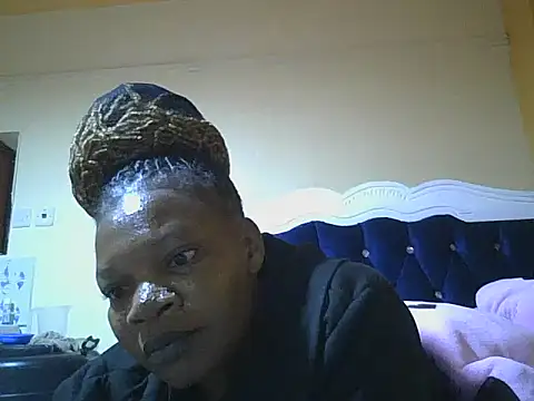 clakemmy250 online show from December 7, 8:27 pm