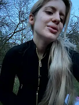 Holly-Glamour online show from April 17, 6:33 pm