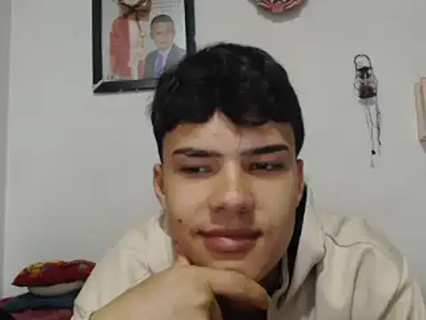 Snapshot of masterdaniel88 chatting on February 9, 8:34 pm masterdaniel88 online show from February 9, 8:34 pm