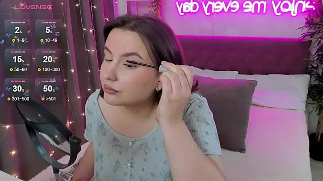 FeralPeach online show from November 14, 4:55 am