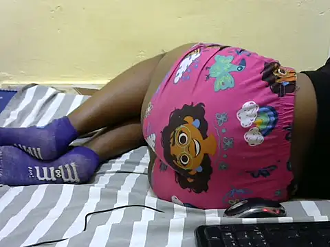 Snapshot of queen-zara chatting on October 11, 9:30 am queen-zara online show from October 11, 9:30 am