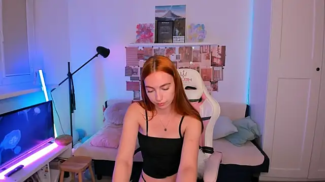 Mia Madden online show from May 26, 2:18 am