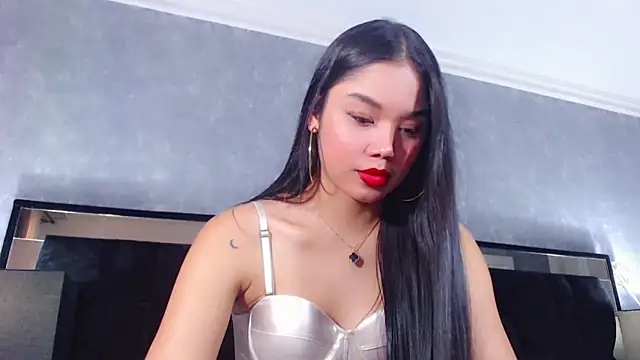 Snapshot of JasmineMoore chatting on February 1, 9:19 pm JasmineMoore online show from February 1, 9:19 pm